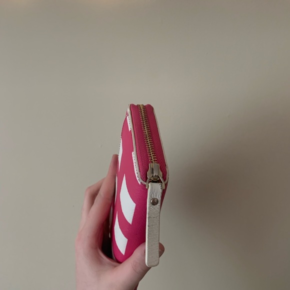 Kate Spade ♠️ Pink & White Zip Wallet - Picture 2 of 4